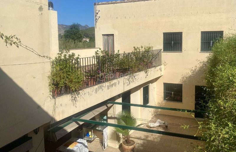 Foto 4718243b-2703-4bf9-afc5-49ce7b5c5f48. Xalet amb xemeneia calefacció aparcament piscina a Alzira