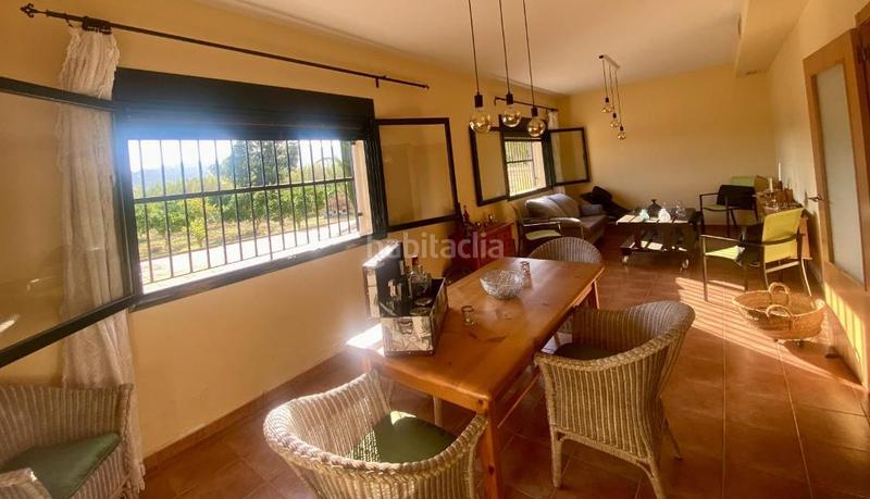 Foto cb571fd7-765b-4a5a-8942-990dae05bd99. Xalet amb xemeneia calefacció aparcament piscina a Alzira