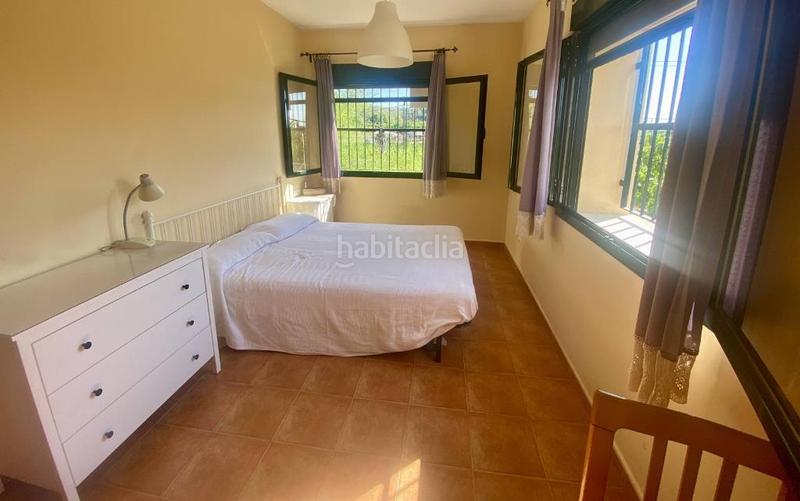 Foto fee26866-a1f2-4c07-bcc9-0b15c705a86c. Xalet amb xemeneia calefacció aparcament piscina a Alzira