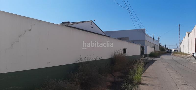 Foto 93a66be8-c570-49f5-b272-594ad8e54f3f. Nave industrial  de 676 m² y una parcela de 3612 m² junto a grefusa sl en Alzira