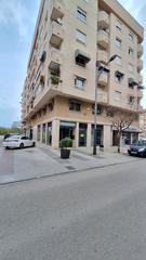 Miete Büro in Carrer de joan baptista anyés 11. Chaflán oficinas en planta entresuelo de 272 m² en oliva