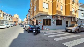Lloguer Local Comercial a Calle del doctor josé gonzález 12. Local comercial bar cafetería equipado y montado.
