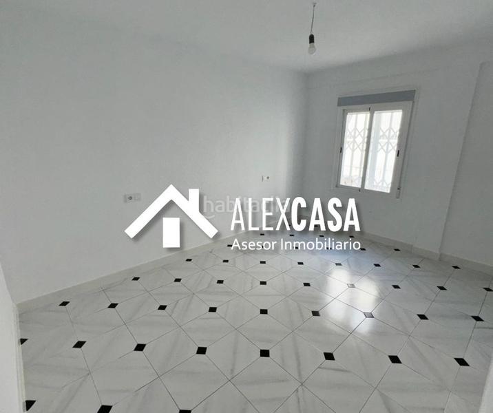 Foto bb214ee8-ec77-4823-9790-ef014e2c26d9. Flat in Centro Lucena