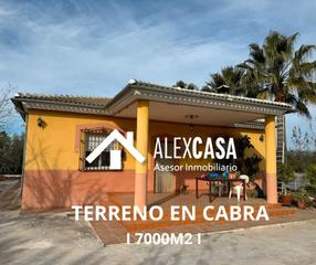 Xalet a Cabra. Nuevo terreno con dos viviendas