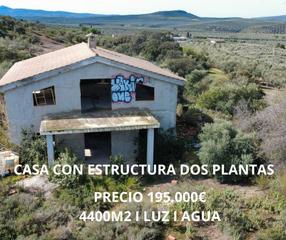 Chalet in Priego de Córdoba. Casa en estructura en cabra