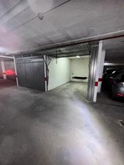 Parking coche en Calle alejandro de vida hidalgo 1. Cochera cerrada en alejandro de vida hidalgo