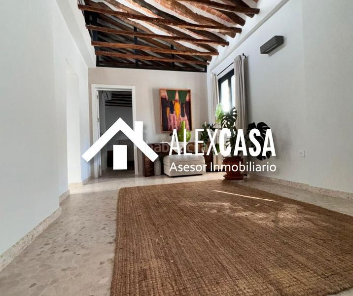 Foto aeef3740-635a-4ffc-aa6f-07c889780e53. Casa adossada a Zuheros