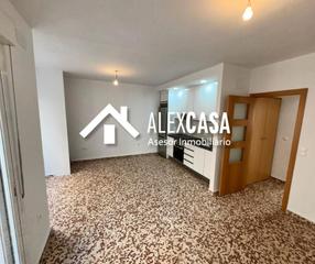 Pis a Cabra. Piso reformado en pleno centro de cabra