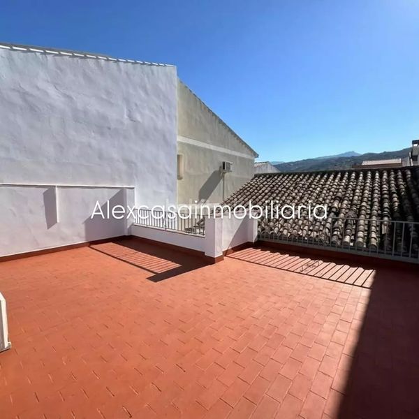 Foto 37a04825-030d-42e3-8c2f-91eed2fe5129. Casa a Cabra