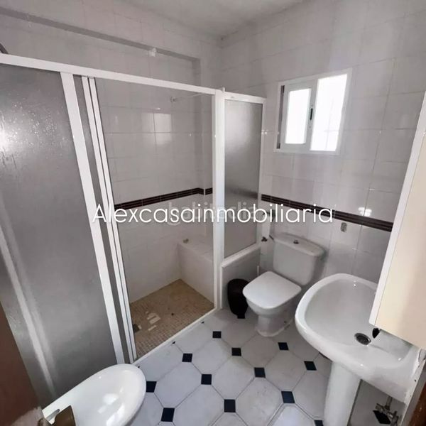 Foto 560c28f3-74c1-47b1-aa1b-6a562a545d35. Casa a Cabra