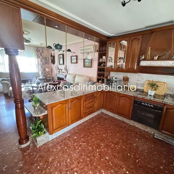 Foto a801f8e3-b14a-49bc-891a-7a39f2cd51c2. Xalet amb piscina a Cabra