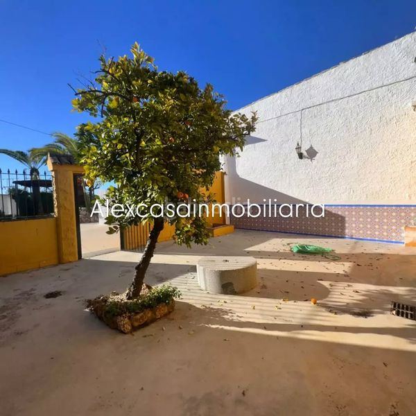 Foto ae6ae6ba-c89a-470d-a334-29900d4a9ad6. Masia amb xemeneia piscina a Cabra