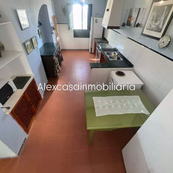 Foto ce85bd83-6060-401b-b27f-3dba5fdf7e85. Masia amb xemeneia piscina a Cabra