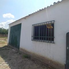 Nau industrial  Calle acera mío cid. Dos parcelas en los callejones de cabra