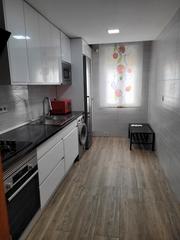 Location Appartement  Avenida de san julián. Estupendo piso para compartir