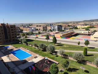 Rent Flat  Calle de francisco de luna. Piso 3n residencial con piscina