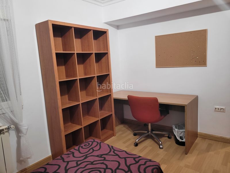 Foto b23cc974-4dbc-4c2f-bb82-b7301c693e2a. Rent flat with heating in Centro Cuenca
