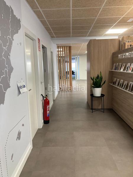Foto d2716cc6-a698-4cf0-9ad0-e5d241e43955. Ufficio con riscaldamento in Argüelles Madrid