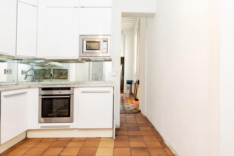 Foto c2ef8e59-5d65-4da2-9cbd-598ea93f8da1. Piccolo appartamento con riscaldamento in Cortes-Huertas Madrid