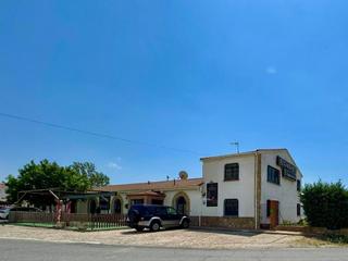 Edifici a Polígono 505 paraje 64 las joyas 400. Asador de ávila