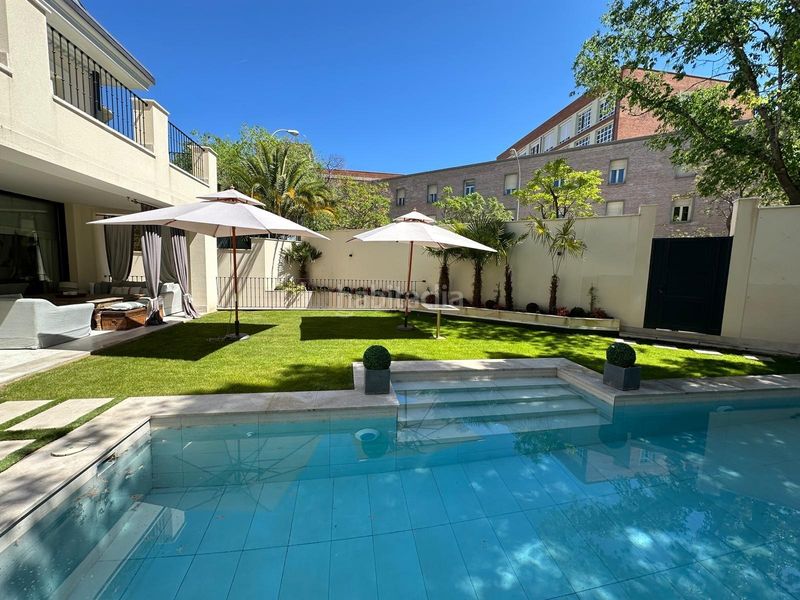 Foto 6d0fb8f4-0fc8-4791-8980-52760bb38106. Lloguer casa amb aparcament piscina a El Viso Madrid