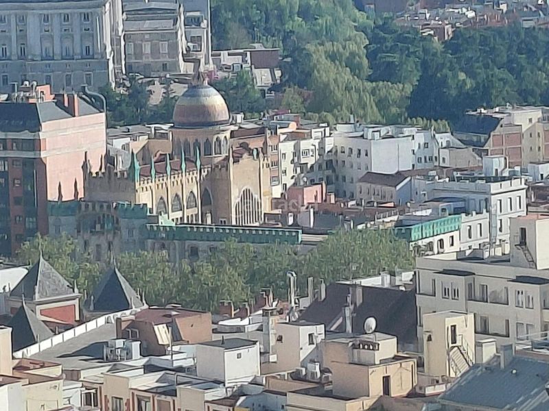 Foto f3c481e1-f318-4d55-b96f-1d15410b8f00. Pis a Argüelles Madrid