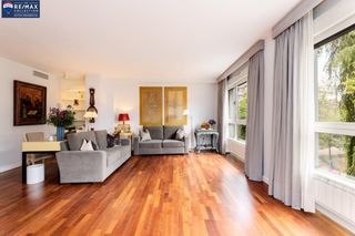 Flat in Calle de felipe campos 10. Piso 3 habitaciones con garaje zona viso  gabriel lobo