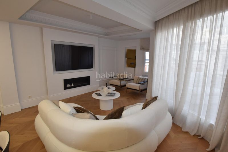 Foto 0038b8d1-7bb3-4da1-b075-77a1806dbd1a. Àtic amb aparcament a Castellana Madrid