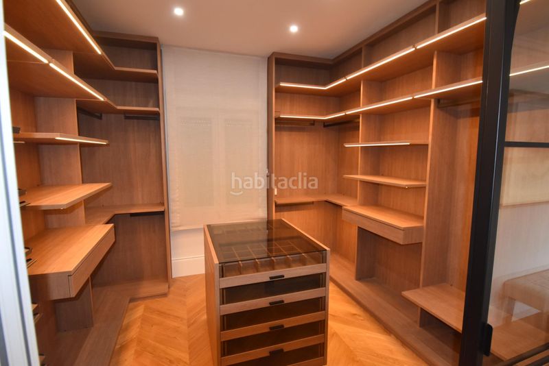 Foto c10ca24c-e059-45f2-8563-350f4daf77b1. Àtic amb aparcament a Castellana Madrid