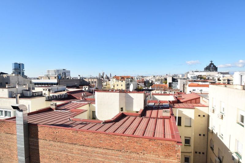 Foto f792b3bb-0b7d-435c-953a-e6f10a01d866. Àtic amb calefacció a Castellana Madrid