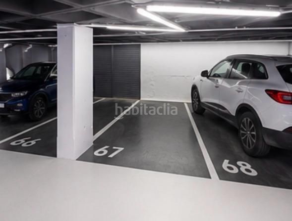 Foto d83227a8-7d5f-45ed-8d97-42ad9c51c3bc. Aparcament cotxe a Castellana Madrid