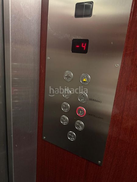 Foto ff189c3a-0757-4f6f-bda2-6e11b6f46b47. Aparcament cotxe a Castellana Madrid