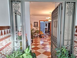 Casa a Torredonjimeno. Casa seminueva entre la avenida de andalucía y zona el olivo de