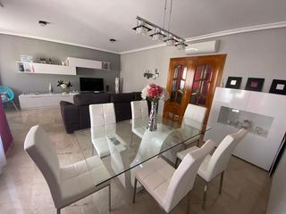 Dúplex a Torredonjimeno. Duplex sin estrenar  amueblado con cochera cerrada zona peri /ol