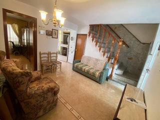 Casa aparellada a Torredonjimeno. Oportunidad de casa en torredonjimeno