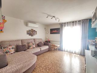 Casa  Calle mártires. ¡descubre tu nuevo hogar en el corazón de caspe!