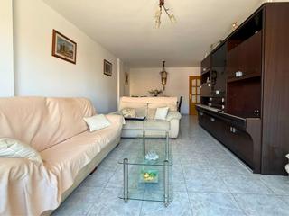 Appartement  Avenida joaquín costa. Piso 4 habitaciones en caspe con garaje y trastero