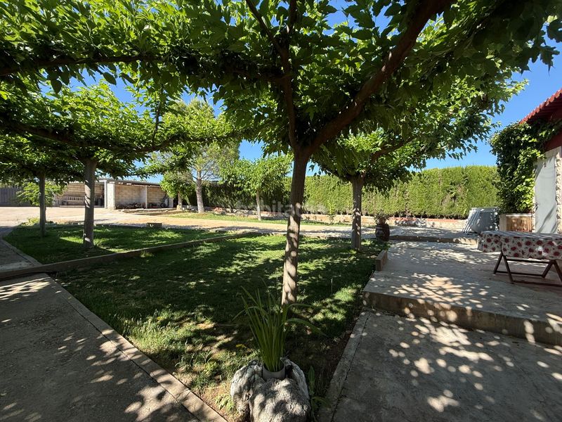 Foto b66b7074-2930-4fc3-b106-3d2625b70d4e. Xalet amb xemeneia calefacció aparcament piscina a Caspe