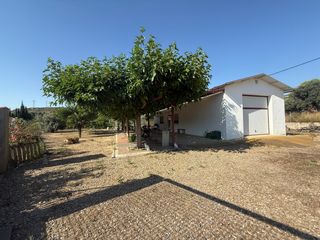 Nau industrial  A-230. Finca con edificación y más de 6.000 m² de terreno en la barca,