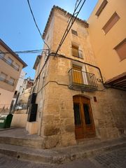 Maison  Calle huerta herradura. Casa en esquina en el centro histórico de caspe – lista para ent