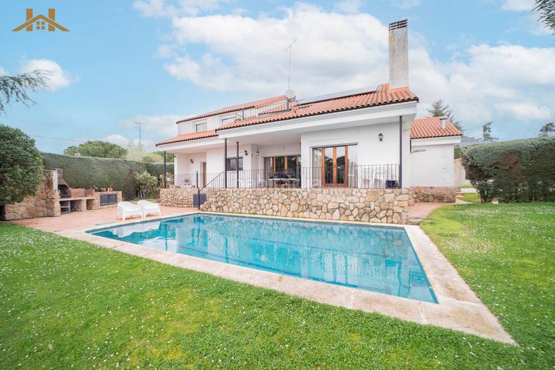 Foto b0f34b7b-8a65-49fb-9a3a-b602d12041fc. Chalet in La Chopera Rozas de Madrid (Las)