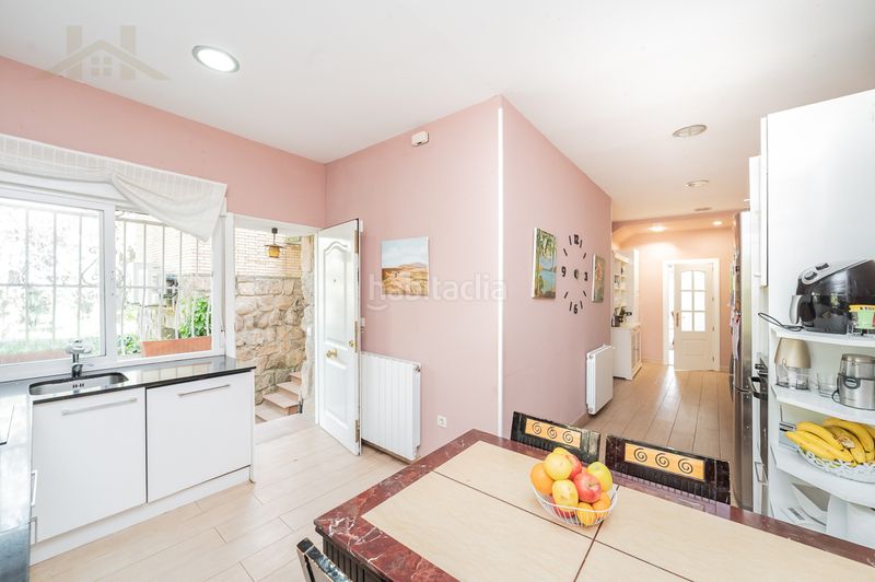 Foto d25b4bee-f18c-4df5-af62-cf5eb93d3658. Casa adossada a Las Matas-Peñascales Rozas de Madrid (Las)
