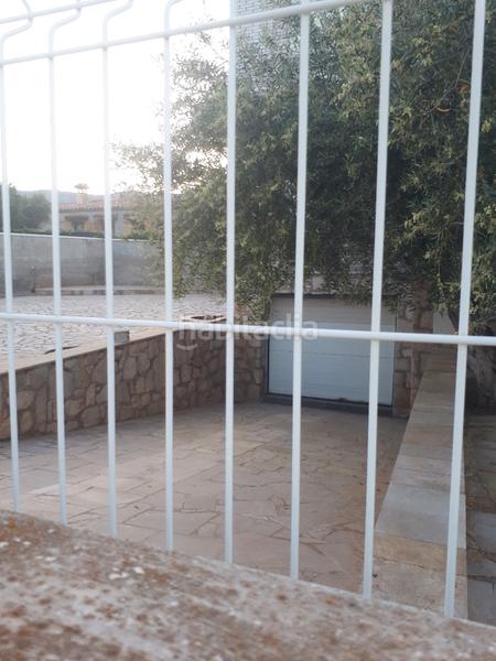 Foto 9cccfc7a-b690-451d-99f2-4c7963856fbb. Chalet vendo chalet semi nuevo a pocos metros de playa, en La Ràpita