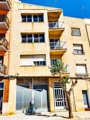 Casa  Avenida del maestrat. Vendo casa de tres pisos y almacen ..todo independiente