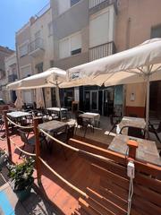Pas-de-porte Local commercial à Carrer de santa magdalena 64. Alquilo restaurante con vistas a la playa central