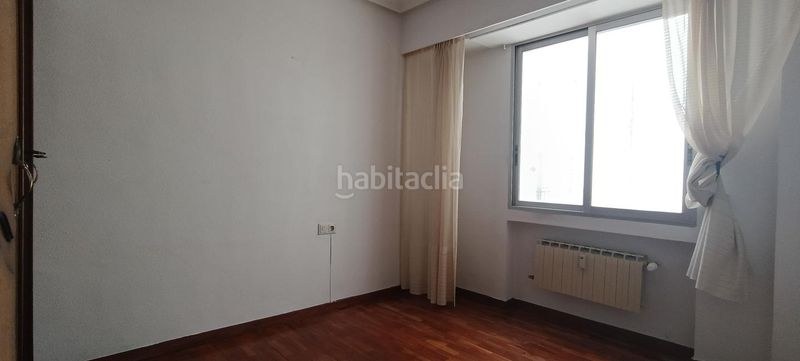 Foto 243aabc6-f42e-45e2-8d9e-a5213fb5bb35. Apartament amb calefacció aparcament a Centro Ciudad León
