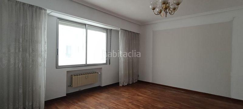 Foto 341cd574-bd07-4454-b293-c147528e13b7. Apartament amb calefacció aparcament a Centro Ciudad León