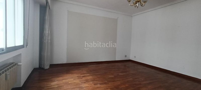 Foto 5fd6d260-fffc-4178-8d5b-4f7c9188edd8. Apartament amb calefacció aparcament a Centro Ciudad León