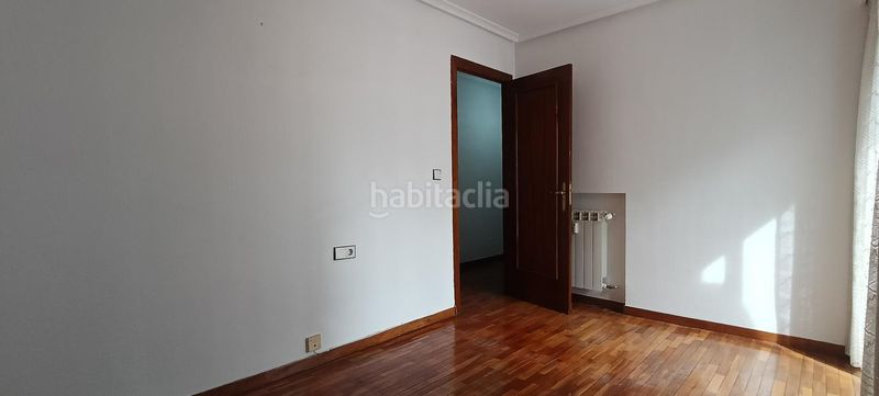 Foto aaeb3478-6b50-46df-9ce2-2046220968f3. Apartament amb calefacció aparcament a Centro Ciudad León