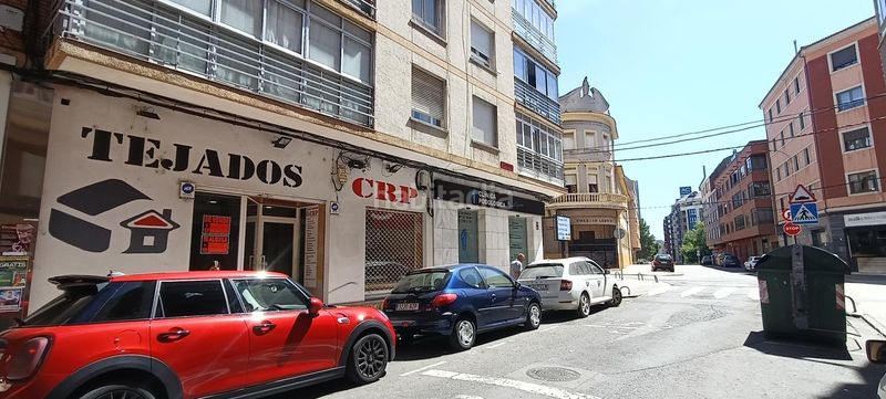 Foto 4e8fc8b5-1b6e-47c7-9bdf-77fe3383fd47. Local comercial en San Claudio - La Chantría León